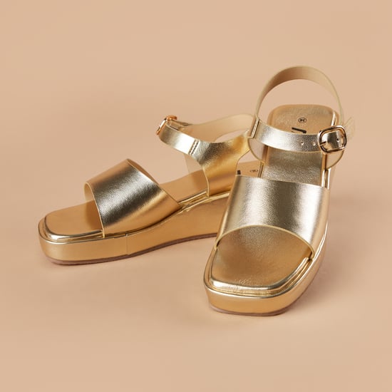 FAME FOREVER Glossy Sandals