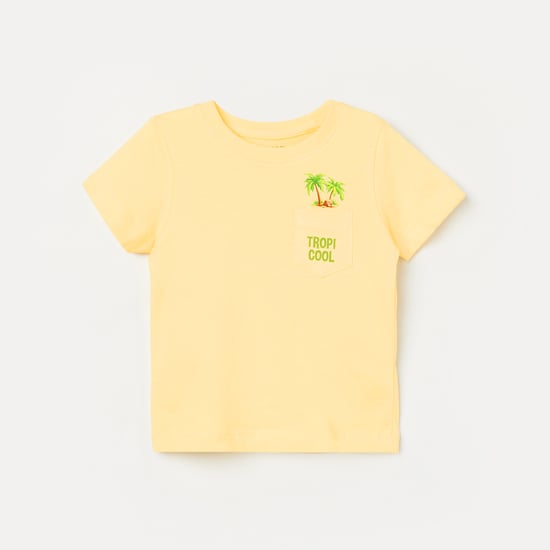 JUNIORS Tropical Print T-shirt