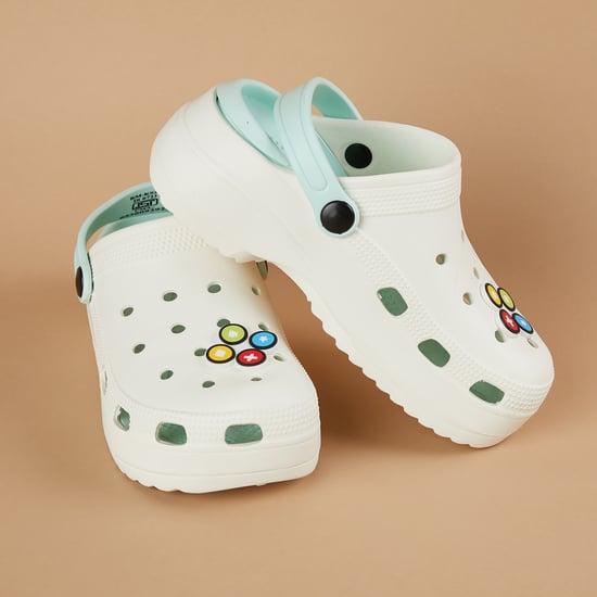 FAME FOREVER Appliqued Clogs