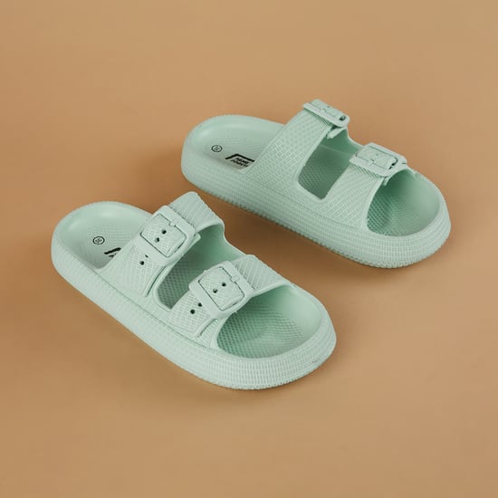 FAME FOREVER Textured Sandals