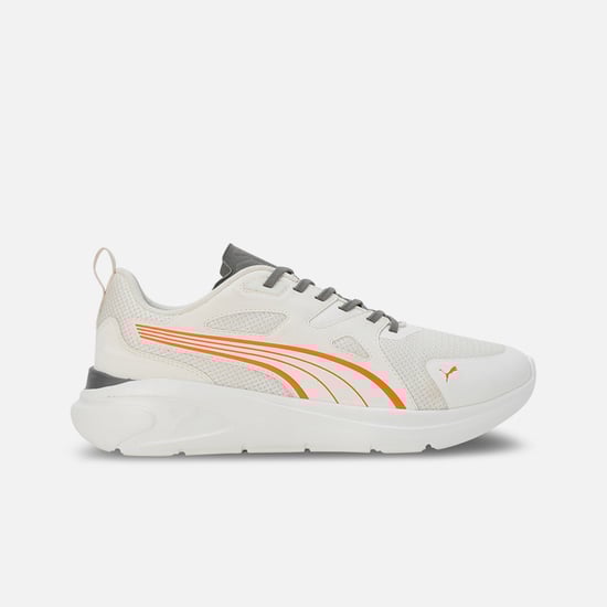 PUMA Contrast Detail Sports Shoes