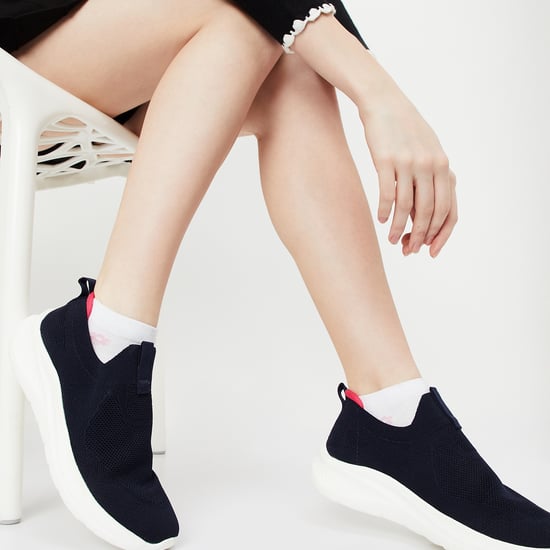 Women Mesh Slip On Sports Shoes