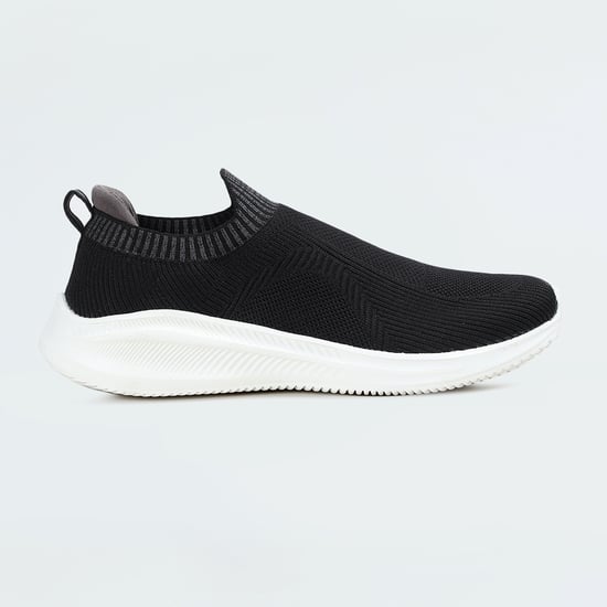 Men Mesh Slip-On Athleisure Shoes