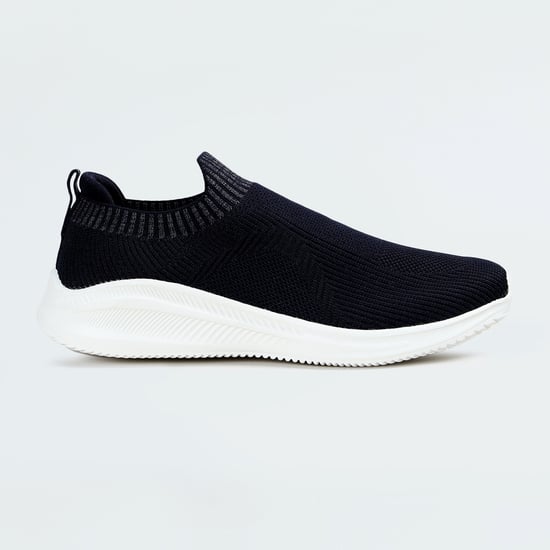 Men Mesh Slip-On Athleisure Shoes