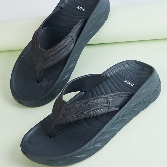 Men Textured Flip Flops