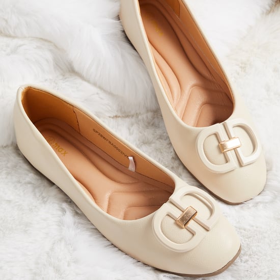 Women Textured Ballerinas