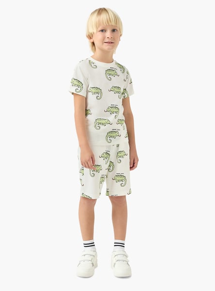 Juniors Chameleon Print T-shirt and Shorts Set