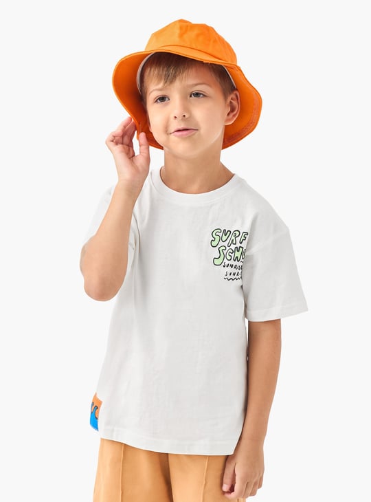 Juniors Graphic Print T-shirt with Short Sleeves