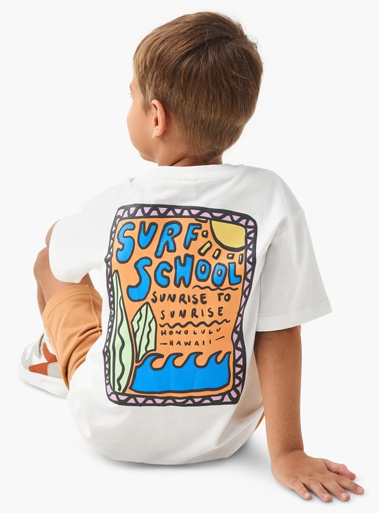 Juniors Graphic Print T-shirt with Short Sleeves