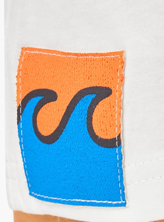 Juniors Graphic Print T-shirt with Short Sleeves