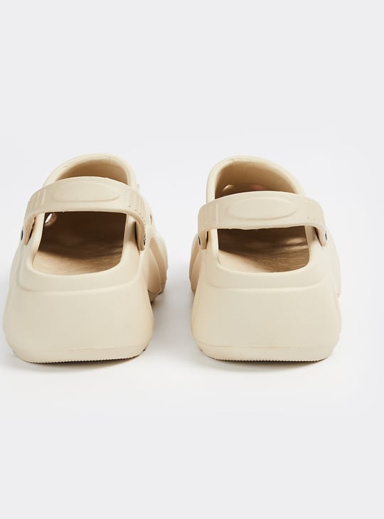 GINGER Charm Detailed Clogs