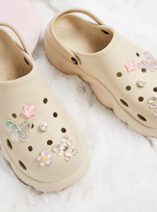 GINGER Charm Detailed Clogs