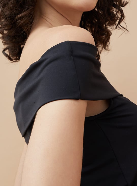 GINGER Off-Shoulder Crop Top