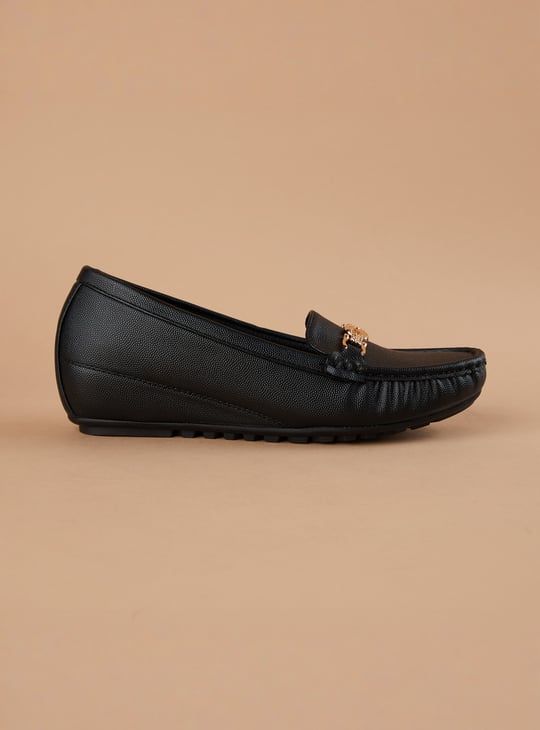 CODE Wedge Loafers with Chain Detail