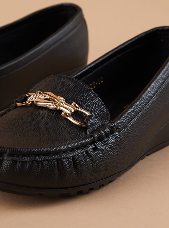CODE Wedge Loafers with Chain Detail