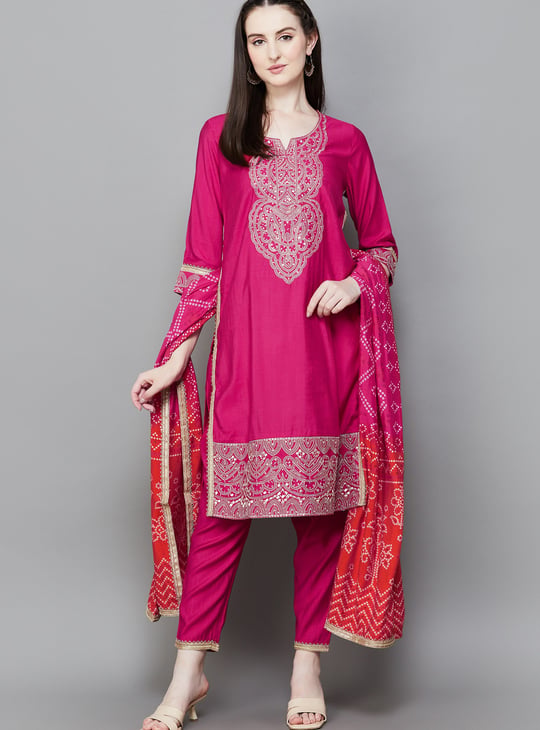 RANGRITI Embroidered Straight Kurta Set