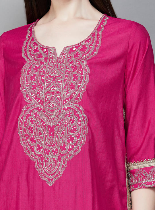 RANGRITI Embroidered Straight Kurta Set