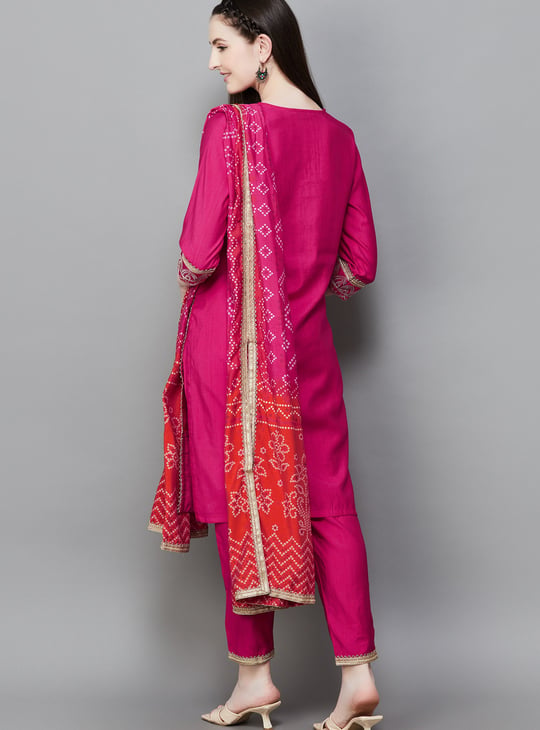 RANGRITI Embroidered Straight Kurta Set