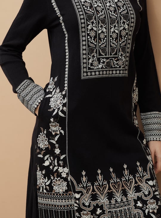 MELANGE Embroidered Straight Winter Kurta
