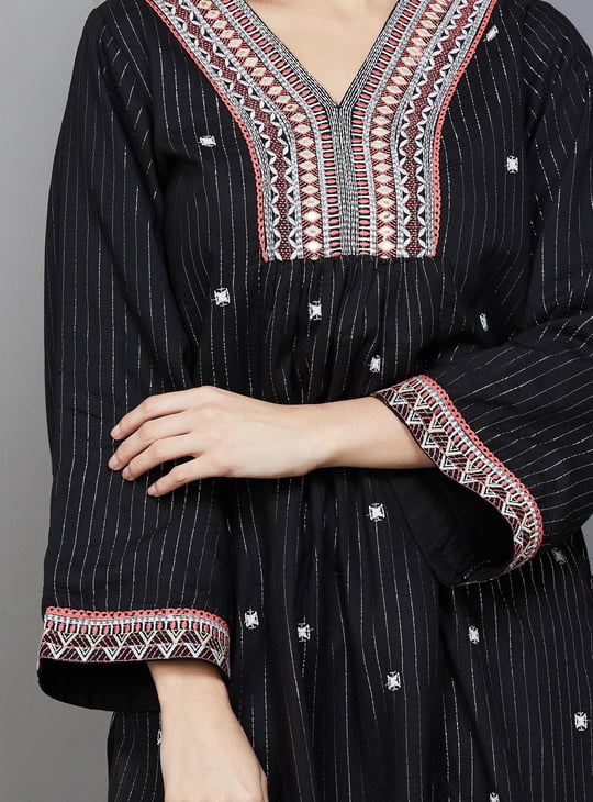 JUNIPER Embroidered Straight Kurta