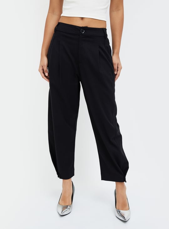 GINGER Women Pleated Carrot Fit Trousers