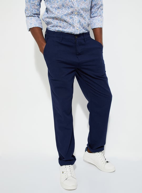 URB_N Men Slim Fit Solid Chinos
