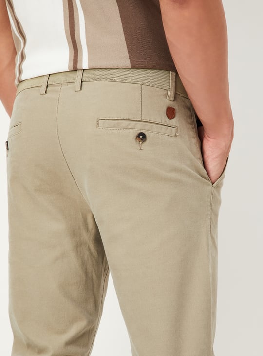 Men Slim Fit Solid Chinos