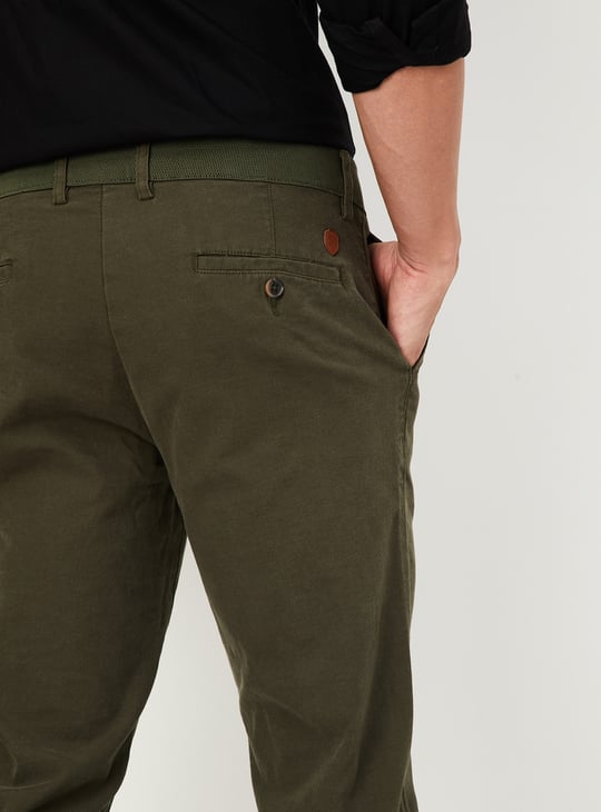 Men Slim Fit Solid Chinos
