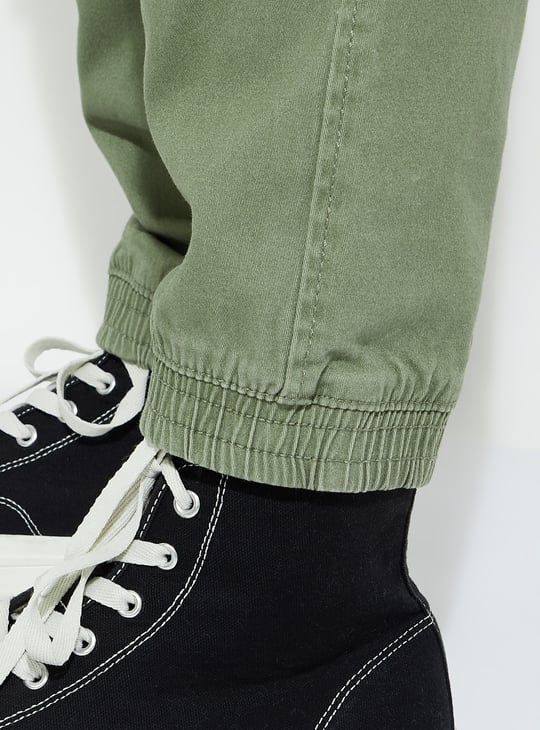 URB_N Men Relaxed Fit Cargo Joggers