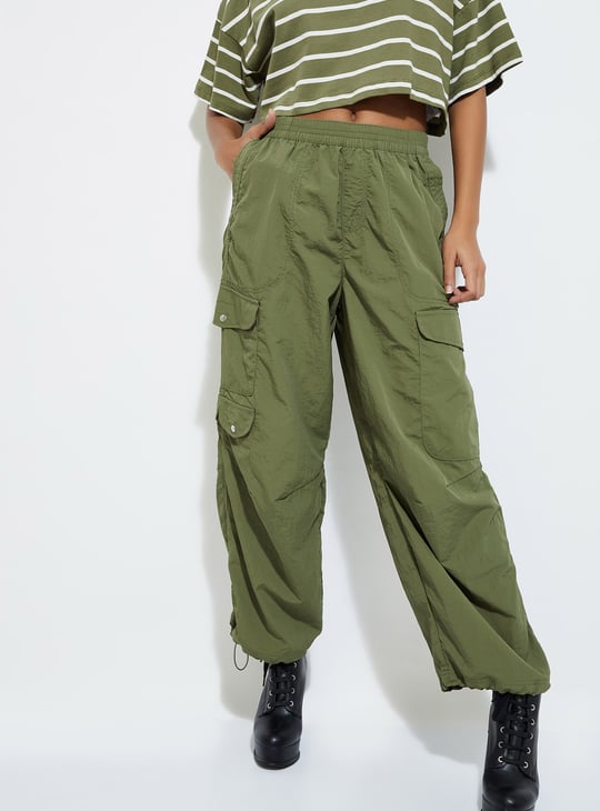 URB_N Women Solid Cargo Parachute Pants