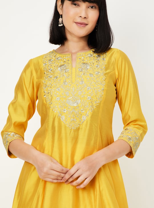 Women Embroidered Kalidar Kurta Set
