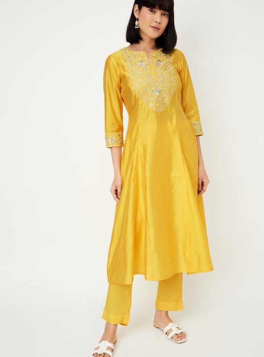 Women Embroidered Kalidar Kurta Set