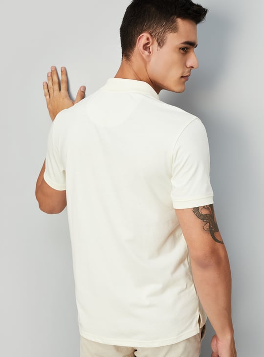 Men Slim Fit Textured Zipper Polo T-shirt