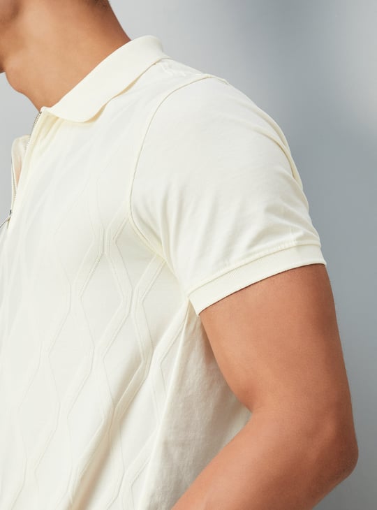 Men Slim Fit Textured Zipper Polo T-shirt