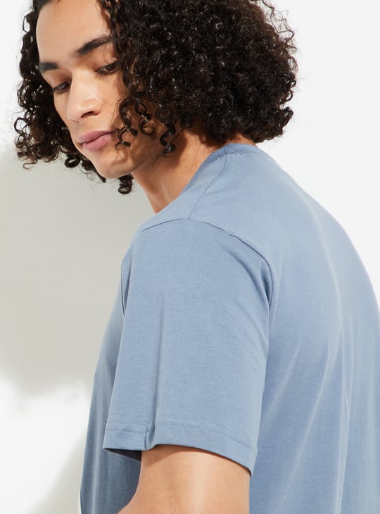 URB_N Men Graphic Chest Print T-shirt