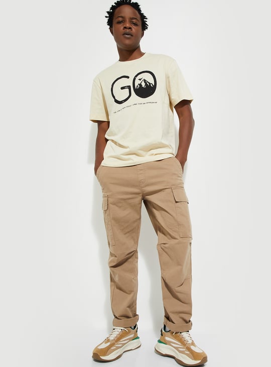 URB_N Men Solid Cargo Trousers