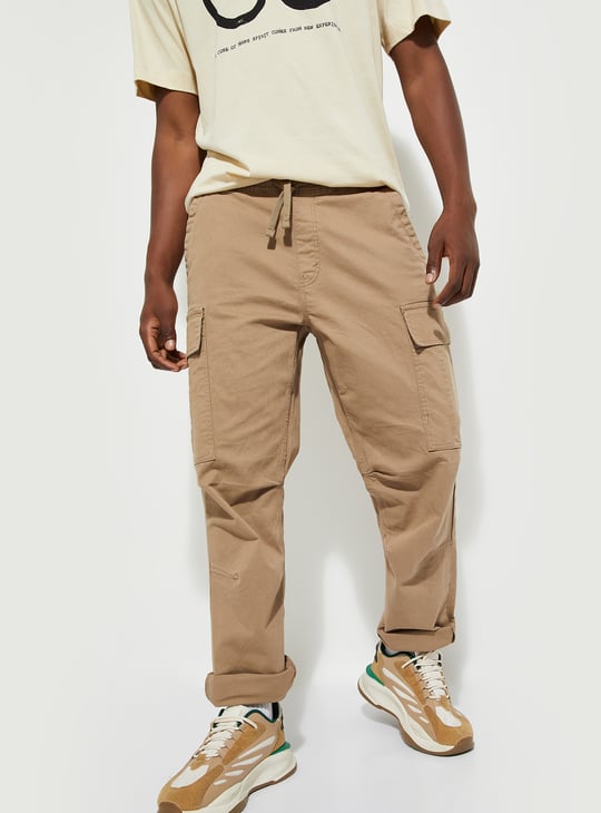 URB_N Men Solid Cargo Trousers