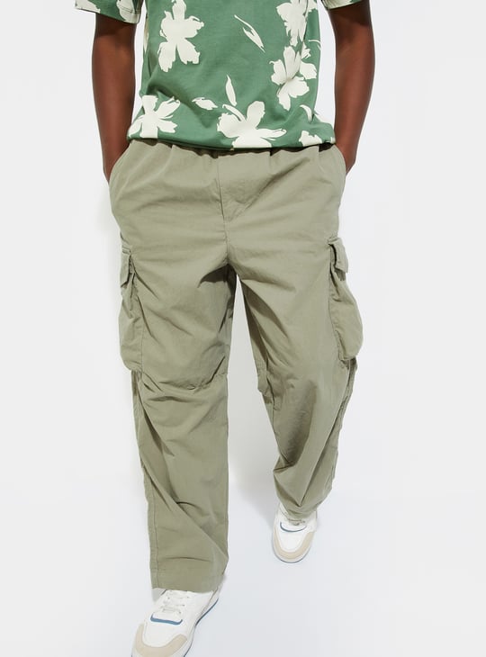 URB_N Men Solid Parachute Pants with Cargo Pockets