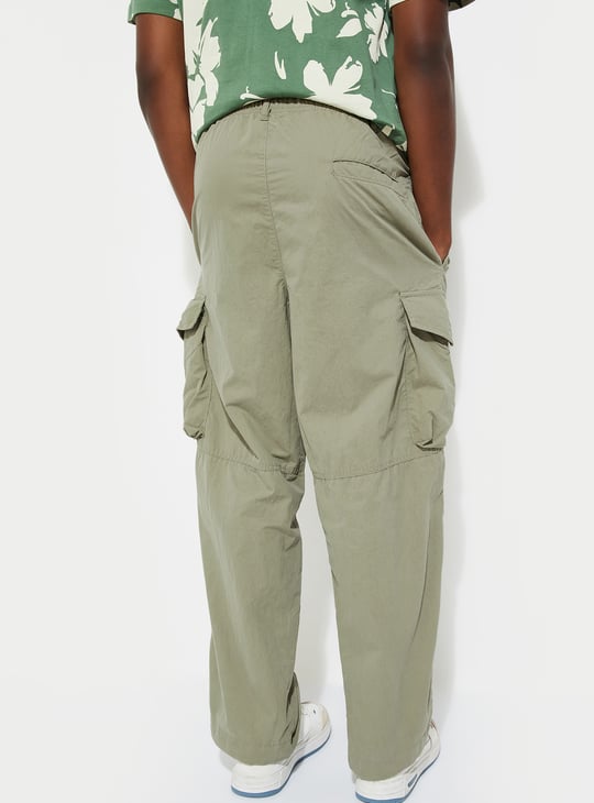 URB_N Men Solid Parachute Pants with Cargo Pockets