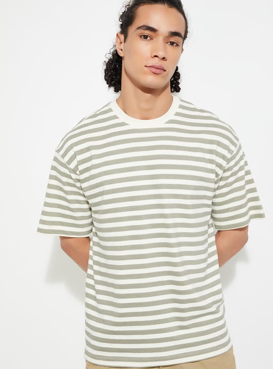 URB_N Men Oversized Striped T-shirt