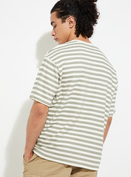 URB_N Men Oversized Striped T-shirt