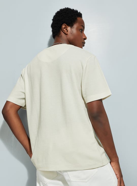 URB_N Men Regular Fit Textured T-shirt