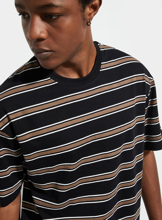 URB_N Men Oversized Striped T-shirt