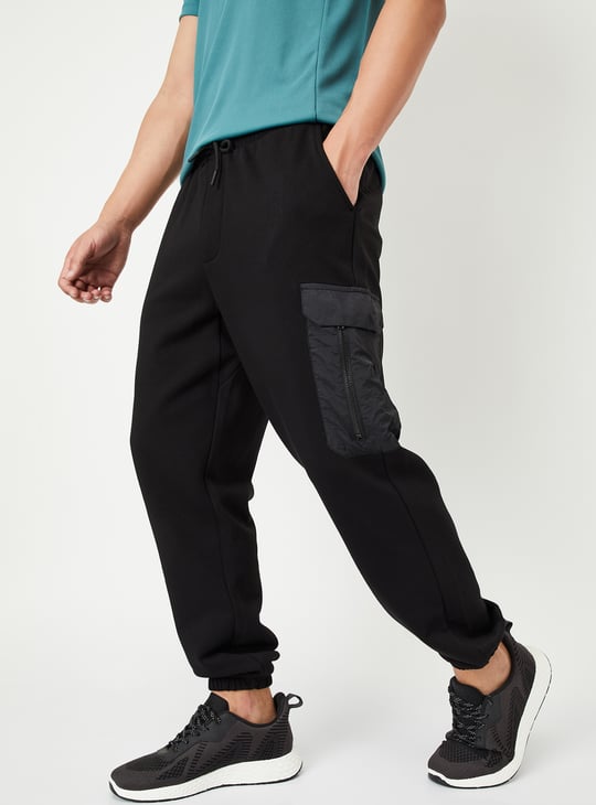 Men Solid Athleisure Cargo Joggers Solid
