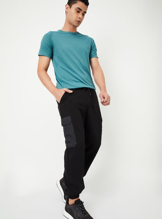 Men Solid Athleisure Cargo Joggers