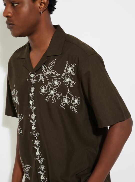 URB_N Men Embroidered Oversized Resort Shirt