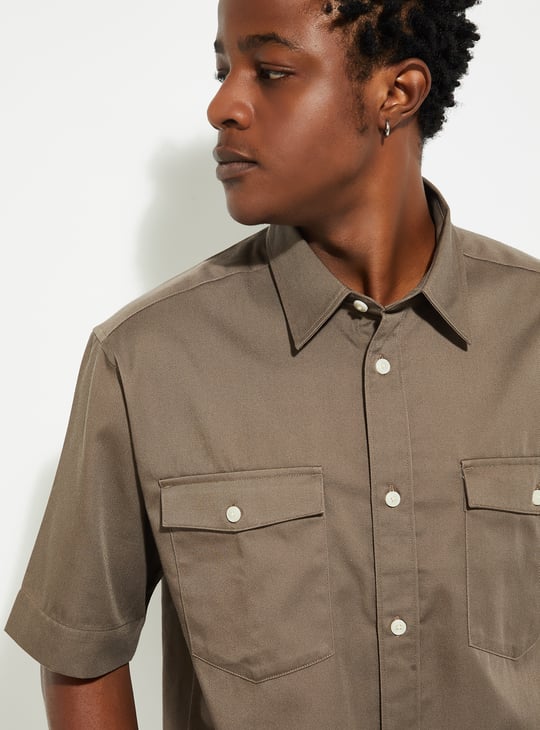 URB_N Men Oversized Solid Flap Pocket Shirt