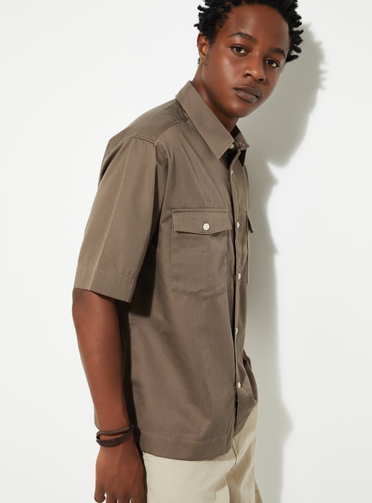 URB_N Men Oversized Solid Flap Pocket Shirt