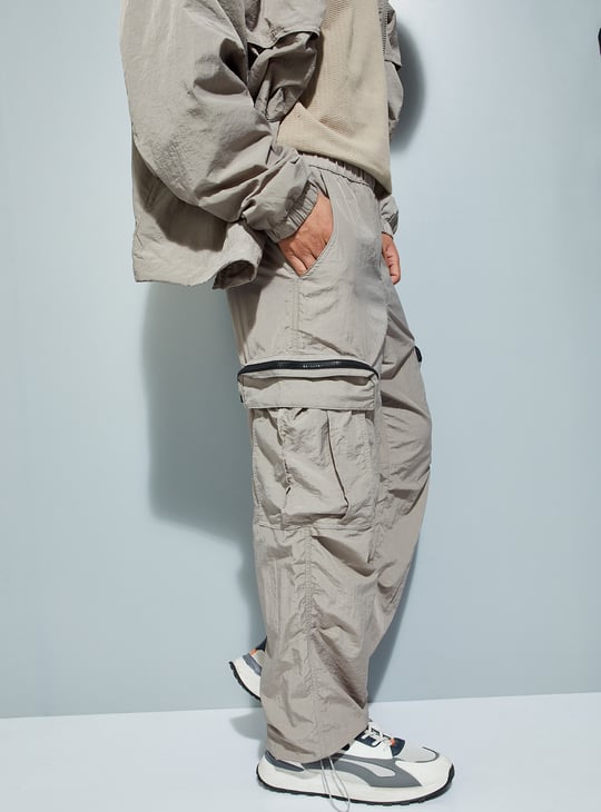 URB_N Men Solid Parachute Pants with Cargo Pockets
