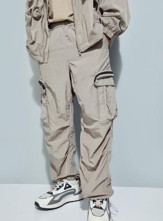 URB_N Men Solid Parachute Pants with Cargo Pockets
